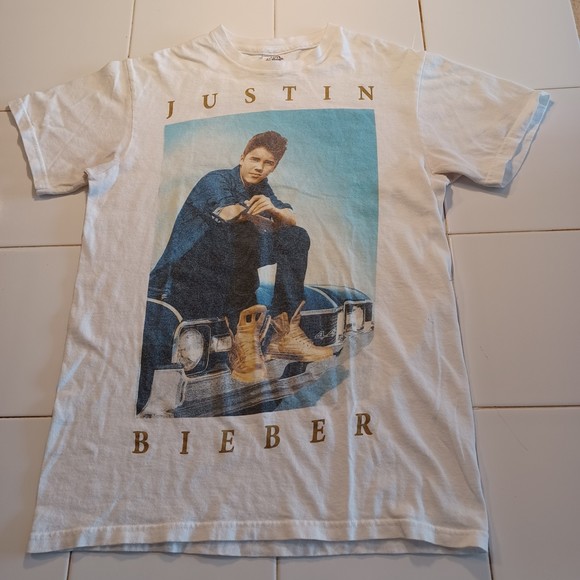 Justin Bieber Believe Tour T-Shirt, Small, White with Justin Bieber Image - Picture 2 of 6